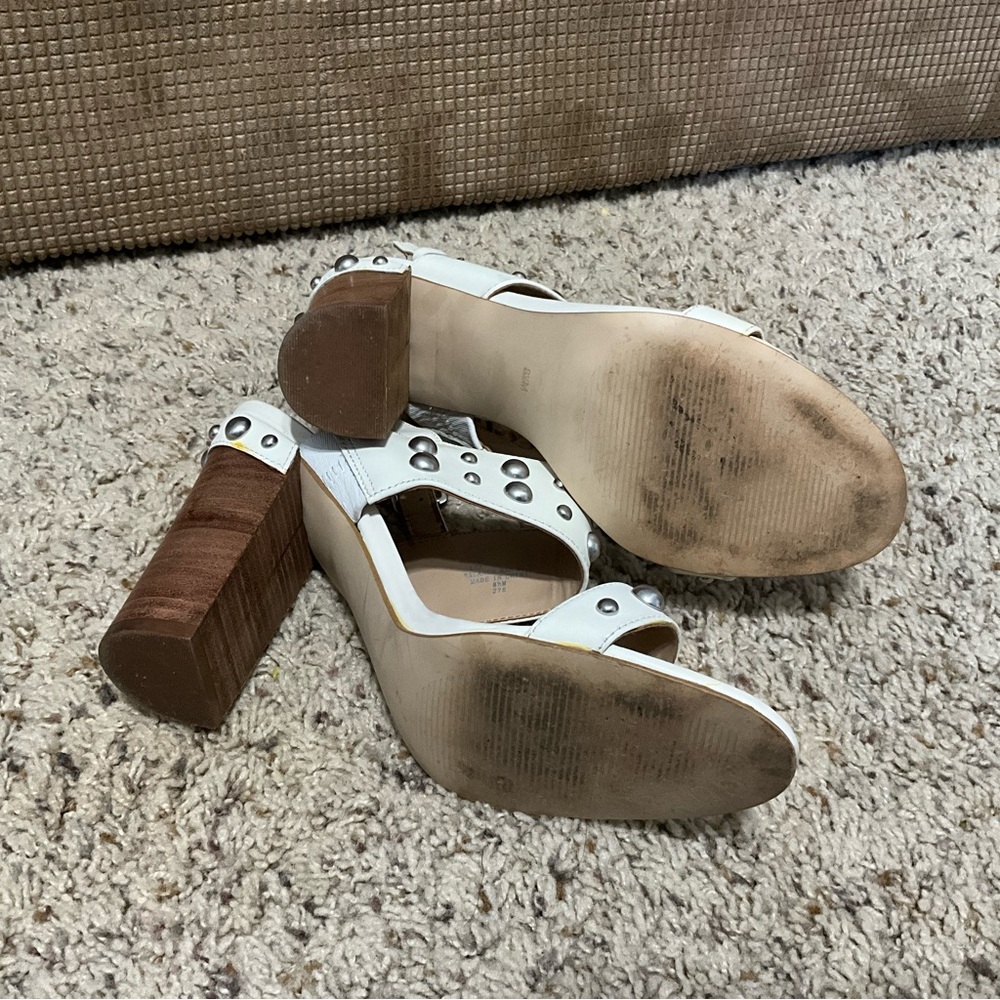 Guess hi heel ,wedges adjustable,women’s size 8.5 white. - Picture 11 of 11